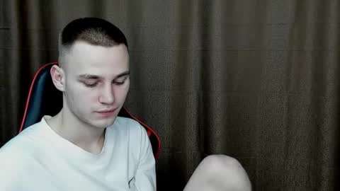 robert10211 online show from 12/29/24, 09:20