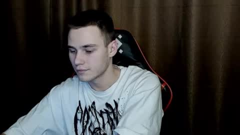 robert10211 online show from 01/21/25, 08:32