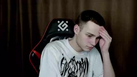 robert10211 online show from 02/13/25, 07:21