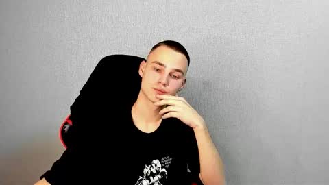 robert10211 online show from 11/26/25, 05:58