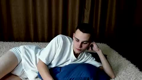 robert10211 online show from 02/04/26, 10:32