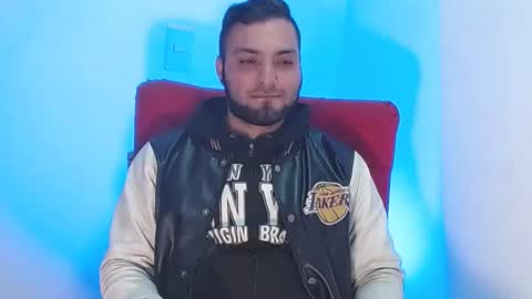 Snapshot of robert_leroy chatting on 12/17/24, 07:29 Stiven - online show from 12/17/24, 07:29