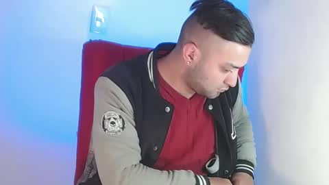 Snapshot of robert_leroy chatting on 02/02/25, 04:37 Stiven - online show from 02/02/25, 04:37