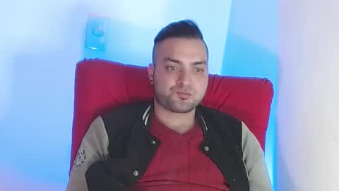 Snapshot of robert_leroy chatting on 02/02/25, 07:41 Stiven - online show from 02/02/25, 07:41