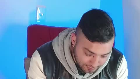 Snapshot of robert_leroy chatting on 02/06/25, 07:02 Stiven - online show from 02/06/25, 07:02