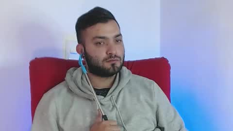 Snapshot of robert_leroy chatting on 02/23/25, 04:35 Stiven - online show from 02/23/25, 04:35