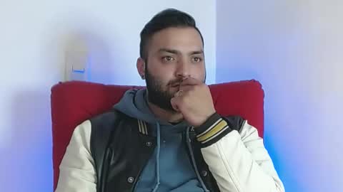 Snapshot of robert_leroy chatting on 02/25/25, 04:35 Stiven - online show from 02/25/25, 04:35