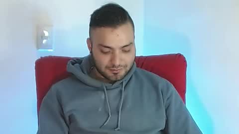 Snapshot of robert_leroy chatting on 03/08/25, 07:49 Stiven - online show from 03/08/25, 07:49