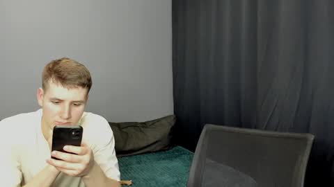 Snapshot of robert_lisa chatting on 01/09/25, 11:14 Lisa and Robert i am online all days 900 am GMT3 online show from 01/09/25, 11:14
