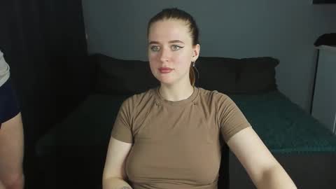 Snapshot of robert_lisa chatting on 09/26/25, 08:24 Lisa and Robert i am online all days 900 am GMT3 online show from 09/26/25, 08:24