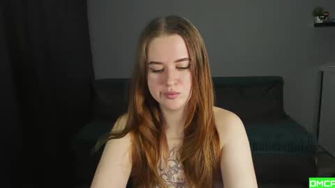 Snapshot of robert_lisa chatting on 10/25/25, 02:02 Lisa and Robert i am online all days 900 am GMT3 online show from 10/25/25, 02:02