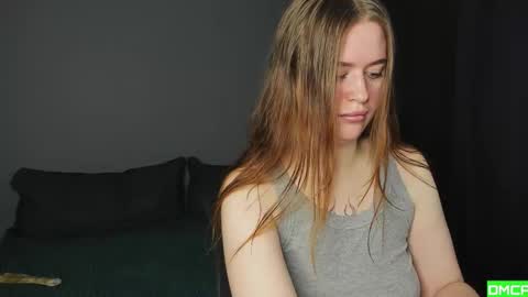 Snapshot of robert_lisa chatting on 11/18/25, 07:13 Lisa and Robert i am online all days 900 am GMT3 online show from 11/18/25, 07:13