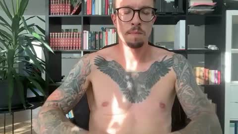 robert_x666 online show from 06/26/26, 04:44