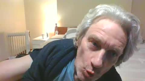 Snapshot of roberthorny69xxx chatting on 03/06/25, 11:25 Robert online show from 03/06/25, 11:25