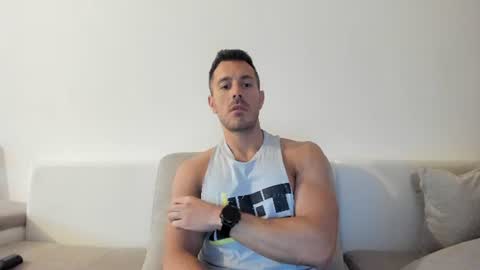 Snapshot of roberto4ever chatting on 06/12/26, 04:55 roberto4ever online show from 06/12/26, 04:55