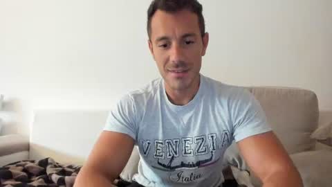 Snapshot of roberto4ever chatting on 07/07/26, 05:21 roberto4ever online show from 07/07/26, 05:21