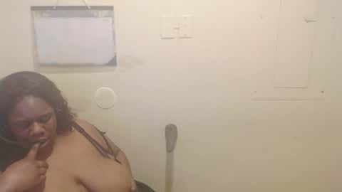 robertswhitney52 online show from 10/03/25, 02:14