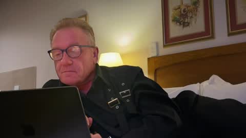 Snapshot of roberttherabbit chatting on 04/11/26, 07:07 RobertTheRabbit online show from 04/11/26, 07:07