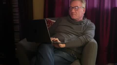 Snapshot of roberttherabbit chatting on 06/30/26, 03:13 RobertTheRabbit online show from 06/30/26, 03:13