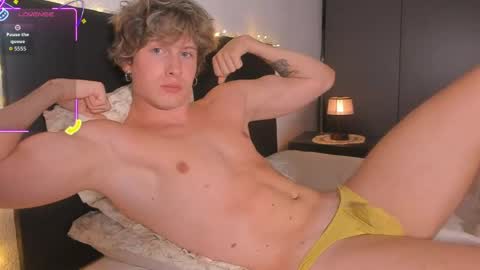 Snapshot of robfavorite1 chatting on 05/17/26, 11:45 robfavorite1 online show from 05/17/26, 11:45