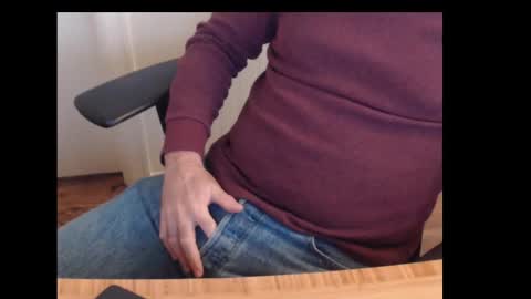 Snapshot of robidan6923 chatting on 12/09/24, 03:00 robidan6923 online show from 12/09/24, 03:00