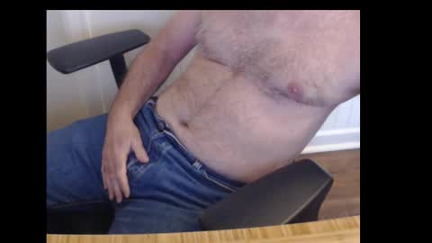 Snapshot of robidan6923 chatting on 02/14/25, 01:51 robidan6923 online show from 02/14/25, 01:51