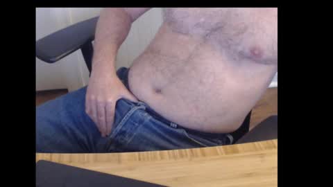 Snapshot of robidan6923 chatting on 02/18/25, 01:11 robidan6923 online show from 02/18/25, 01:11