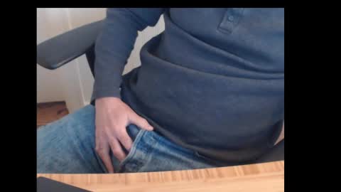 Snapshot of robidan6923 chatting on 02/26/25, 02:36 robidan6923 online show from 02/26/25, 02:36