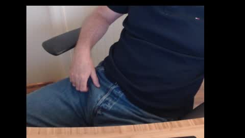 Snapshot of robidan6923 chatting on 09/17/25, 12:51 robidan6923 online show from 09/17/25, 12:51