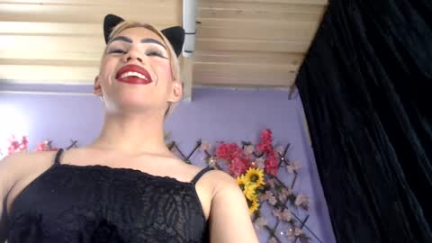 Snapshot of robinsonbaker chatting on 07/24/26, 06:11 Margot Ferrer online show from 07/24/26, 06:11