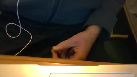 Roger online show from 12/05/25, 04:58