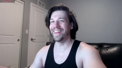 Snapshot of robknocks chatting on 01/14/25, 02:19 Rob Knocks online show from 01/14/25, 02:19