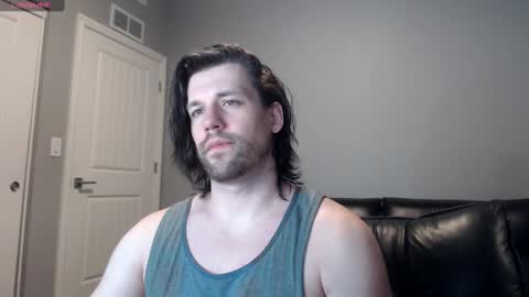 Snapshot of robknocks chatting on 02/05/25, 01:26 Rob Knocks online show from 02/05/25, 01:26