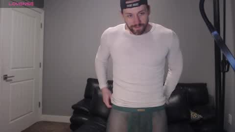 Snapshot of robknocks chatting on 09/15/25, 01:55 Rob Knocks online show from 09/15/25, 01:55