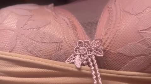 Snapshot of robmiles8888 chatting on 07/12/26, 06:37 justlooking88 online show from 07/12/26, 06:37
