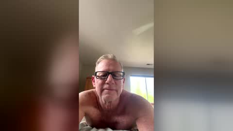robo0000 online show from 05/25/26, 11:33