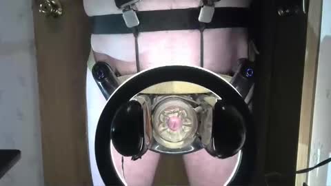 Snapshot of robodickmilker chatting on 12/13/24, 12:28 Robodickmilker online show from 12/13/24, 12:28