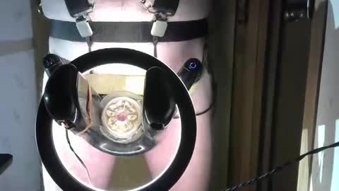 Snapshot of robodickmilker chatting on 02/19/25, 08:22 Robodickmilker online show from 02/19/25, 08:22