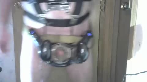 Snapshot of robodickmilker chatting on 02/24/25, 04:05 Robodickmilker online show from 02/24/25, 04:05