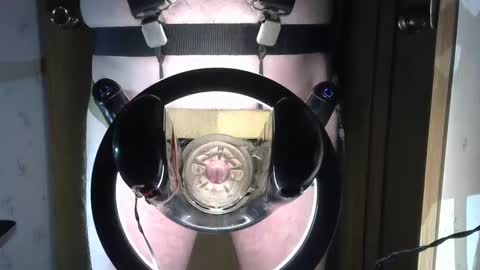 Snapshot of robodickmilker chatting on 03/07/25, 09:27 Robodickmilker online show from 03/07/25, 09:27