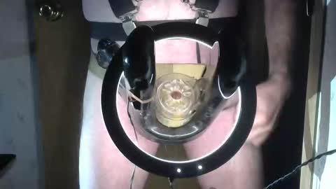 Snapshot of robodickmilker chatting on 10/16/25, 01:50 Robodickmilker online show from 10/16/25, 01:50