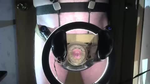 Snapshot of robodickmilker chatting on 10/31/25, 04:52 Robodickmilker online show from 10/31/25, 04:52