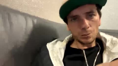 Snapshot of robwit8 chatting on 10/06/25, 03:59 Rob witha 8 online show from 10/06/25, 03:59