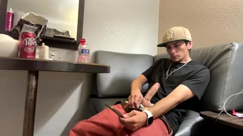 Snapshot of robwit8 chatting on 10/13/25, 11:27 Rob witha 8 online show from 10/13/25, 11:27