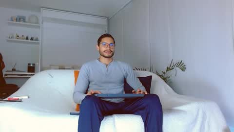 roby_millerr online show from 03/03/25, 07:06