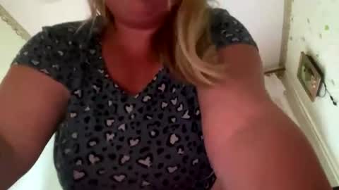 Robyn Lea online show from 07/25/26, 11:52