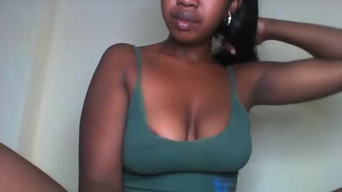 rochellinah online show from 03/20/26, 12:48