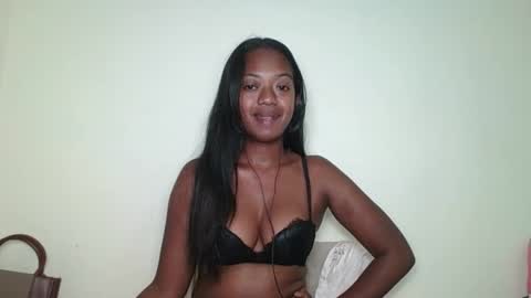 Snapshot of rochellinah chatting on 04/25/26, 01:41 rochellinah online show from 04/25/26, 01:41