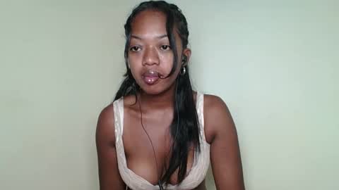 Snapshot of rochellinah chatting on 05/12/26, 07:27 rochellinah online show from 05/12/26, 07:27