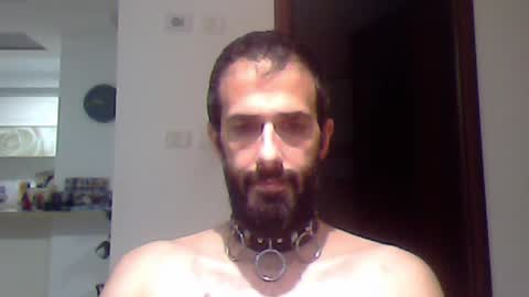 Snapshot of rockistman1 chatting on 12/17/25, 07:42 rockistman1 online show from 12/17/25, 07:42